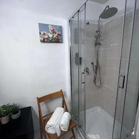 Giant Cola Di Rienzo Apartment